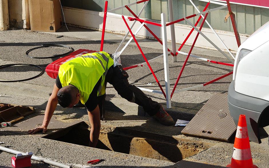 comment déboucher une douche Juvignies